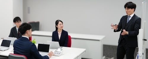 リーダーのためのコミュニケーション実践研修～新規開発・価値創造編（１日間）