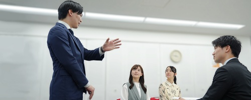 プレゼンテーション力向上研修～ストーリーで語り、相手の共感を引き出す（１日間）