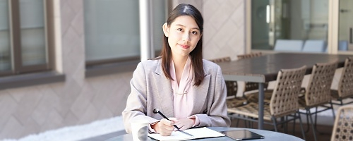 中堅社員研修～「階層別テスト」で自己を分析し、組織で活躍する人材になる（１日間）